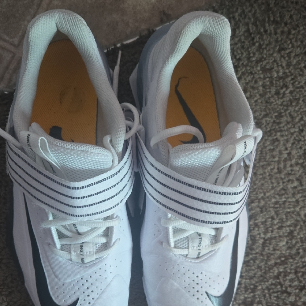 Nike Men's White and Black Sneakers - Picture 4 of 6